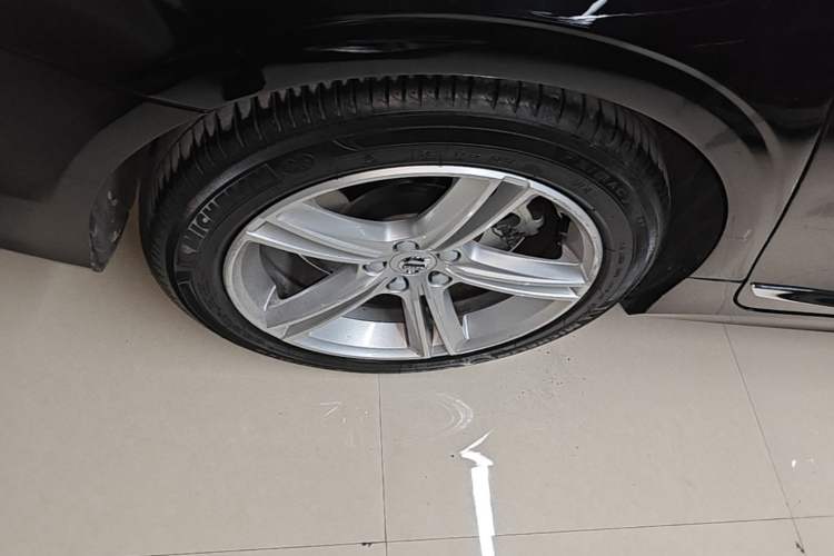 Used Volvo S90 2020 T5 Zhiyi Luxury Edition Right Rear Wheel Hub