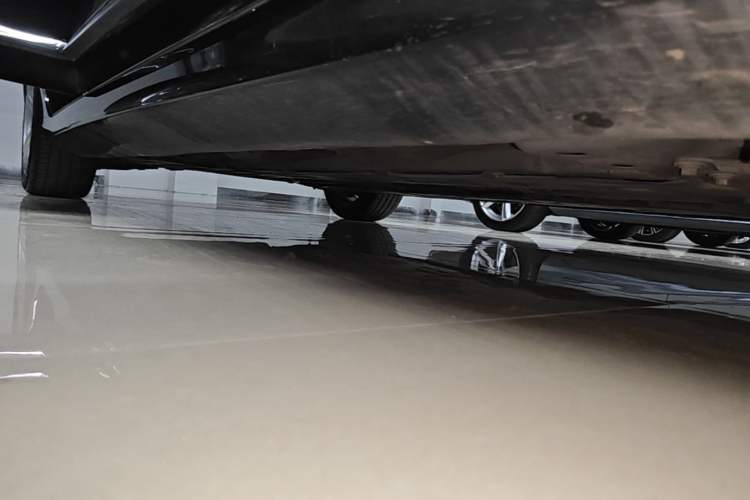 Used Volvo S90 2020 T5 Zhiyi Luxury Edition Right Side Sill