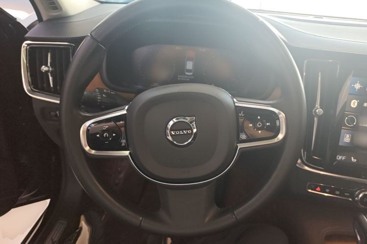 Used Volvo S90 2020 Facelift T5 Smart & Luxurious Edition Steering Wheel