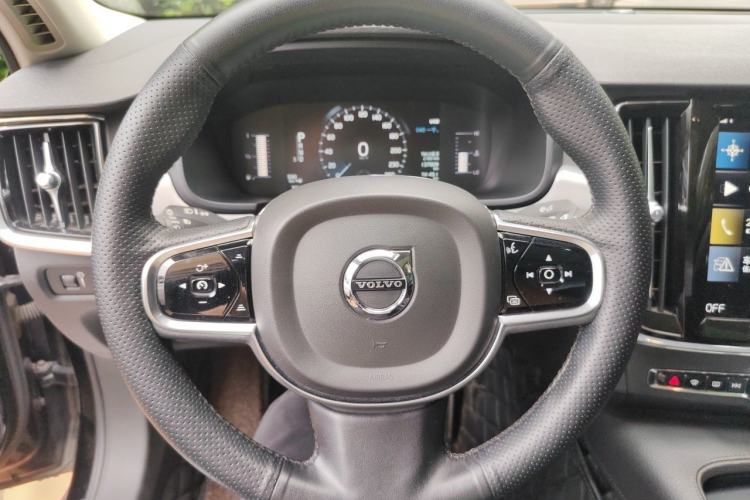 Used Volvo S90 2020 T4 SmartDrive Luxury Edition Steering Wheel