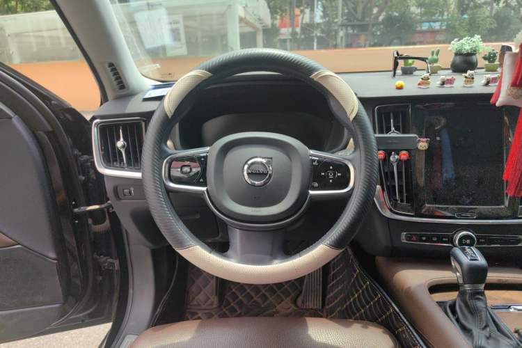 Used Volvo S90 2020 T5 Zhiyi Luxury Edition Steering Wheel