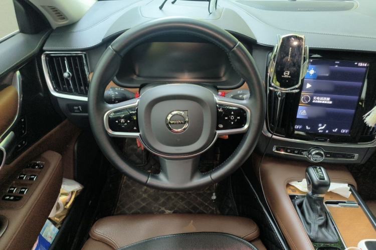 Used Volvo S90 2020 Facelift T5 Smart & Luxurious Edition Steering Wheel