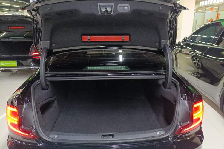 Used Volvo S90 2020 T5 Zhiyi Sport Edition Trunk