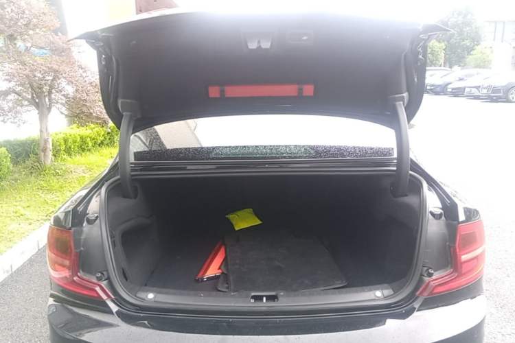 Used Volvo S90 2020 T5 Zhiyuan Luxury Edition Trunk
