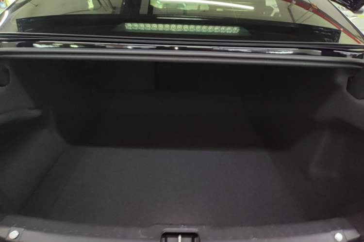 Used Volvo S90 2020 T5 Zhiyi Luxury Edition Trunk