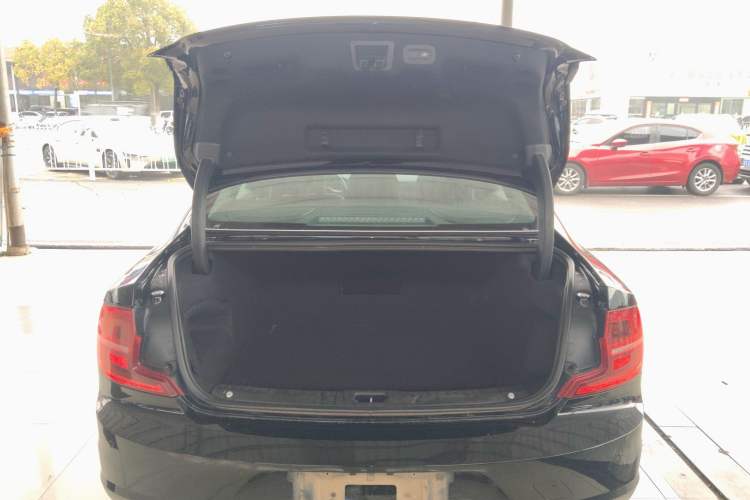 Used Volvo S90 2020 Facelifted T5 Zhiyi Luxury Edition Trunk