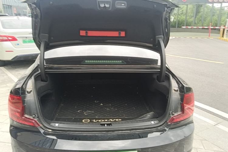 Used Volvo S90 2020 T5 Zhiyuan Luxury Edition Trunk
