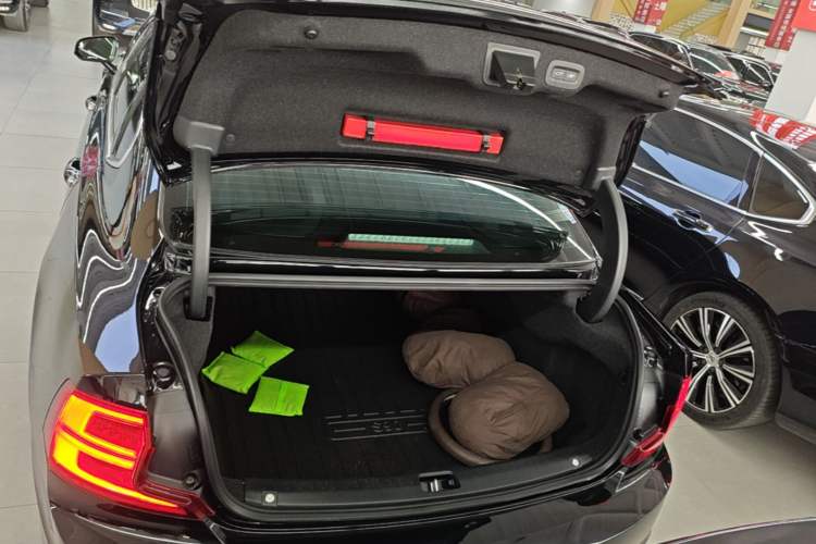 Used Volvo S90 2020 T5 Zhiya Luxury Edition Trunk