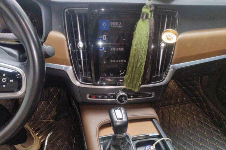 Used Volvo S90 2020 T5 Zhiyi Luxury Edition Audio And AC Panel