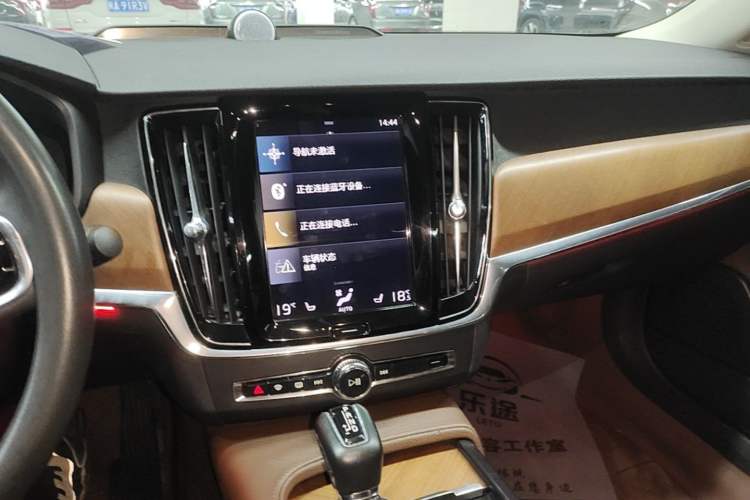 Used Volvo S90 2020 Facelifted T5 Zhiyi Luxury Edition Audio And AC Panel
