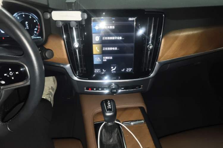 Used Volvo S90 2020 T5 Zhiyi Luxury Edition Audio And AC Panel