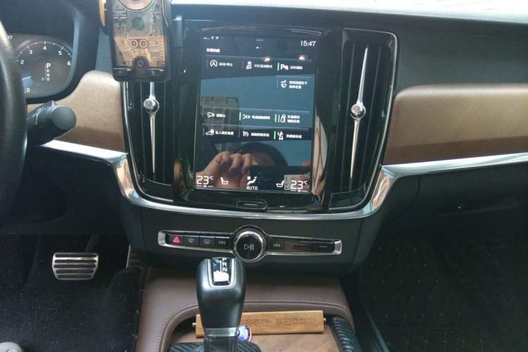 Used Volvo S90 2020 T5 Zhiyi Luxury Edition Audio And AC Panel