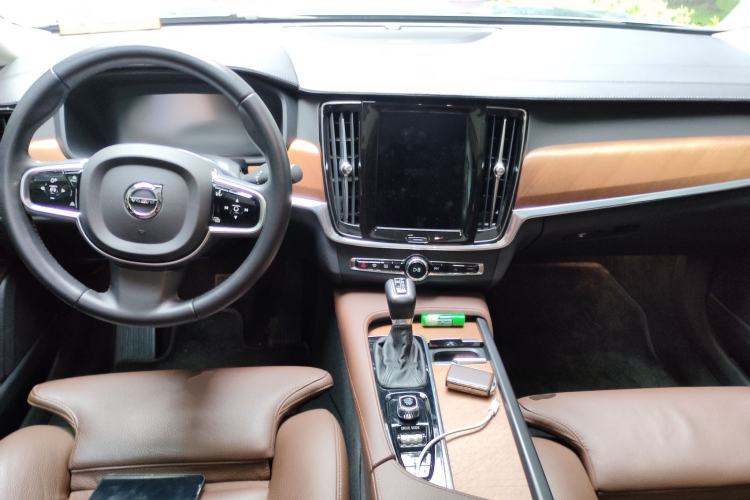 Used Volvo S90 2020 T5 Zhiyuan Luxury Edition Center Console