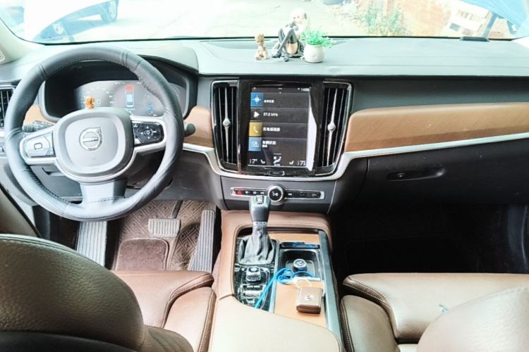 Used Volvo S90 2020 T5 Zhiyuan Luxury Edition Center Console