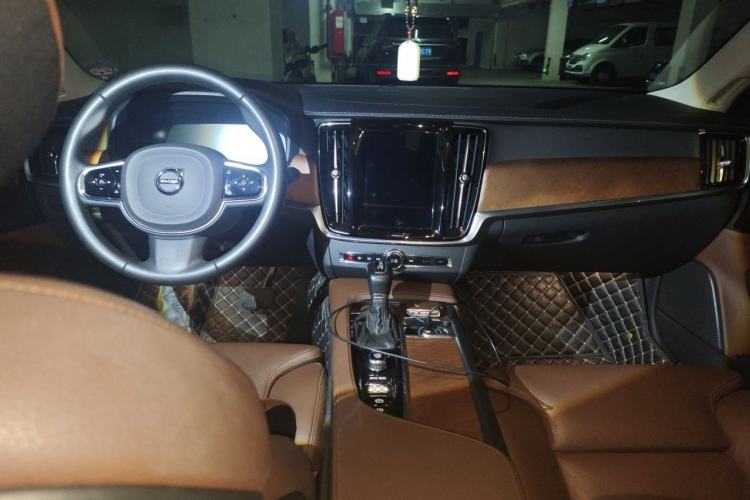 Used Volvo S90 2020 T5 Zhiyuan Luxury Edition Center Console