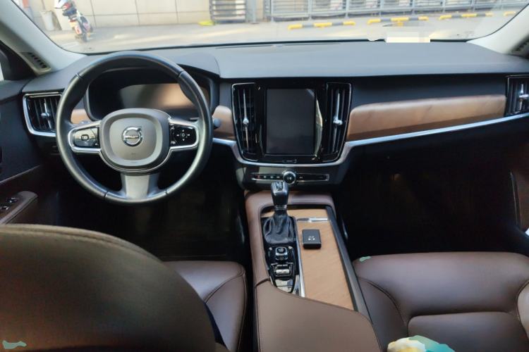 Used Volvo S90 2020 T5 Zhiyi Luxury Edition Center Console