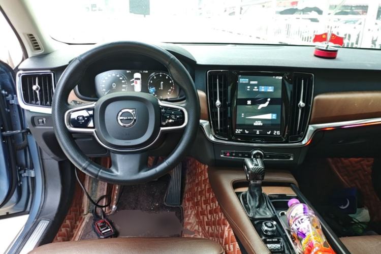 Used Volvo S90 2020 T5 Zhiyi Luxury Edition Center Console