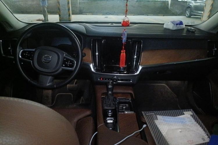 Used Volvo S90 2020 T5 Zhiyuan Luxury Edition Center Console
