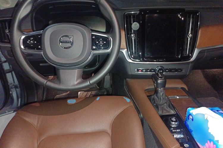 Used Volvo S90 2020 T5 Zhiyi Luxury Edition Center Console