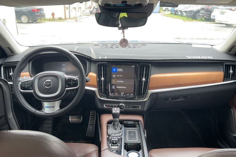 Used Volvo S90 2020 T5 Zhiyi Luxury Edition Center Console