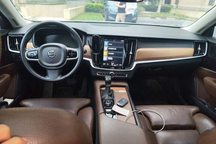 Used Volvo S90 2020 T5 Zhiyuan Luxury Edition Center Console