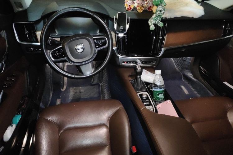 Used Volvo S90 2020 T5 Zhiyi Luxury Edition Center Console
