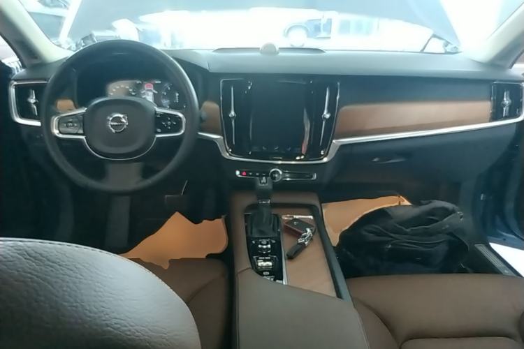Used Volvo S90 2020 T5 Zhiyi Luxury Edition Center Console
