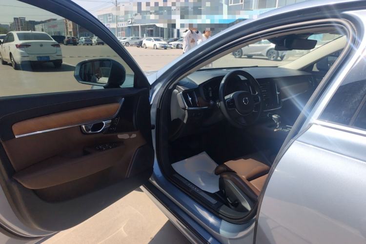 Used Volvo S90 2020 Facelift T5 Smart & Luxurious Edition Driver Seat