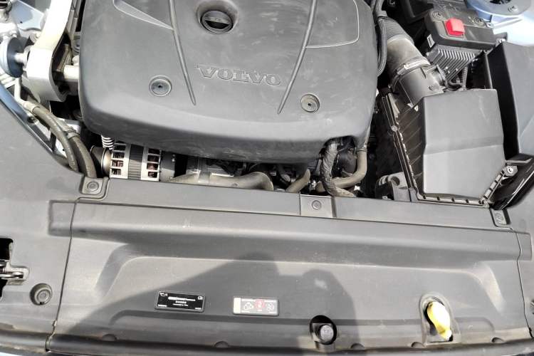 Used Volvo S90 2020 T5 Zhiyi Luxury Edition Engine Bay