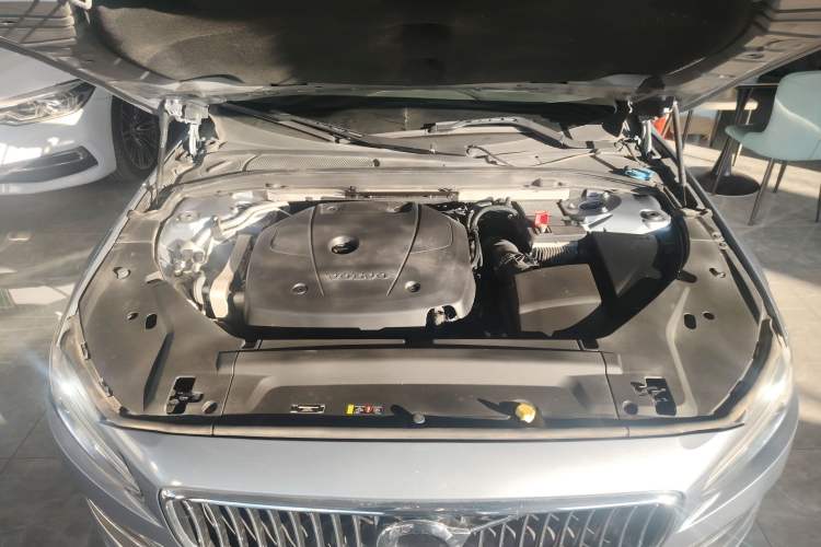 Used Volvo S90 2020 Facelifted T5 Zhiyi Luxury Edition Engine Bay