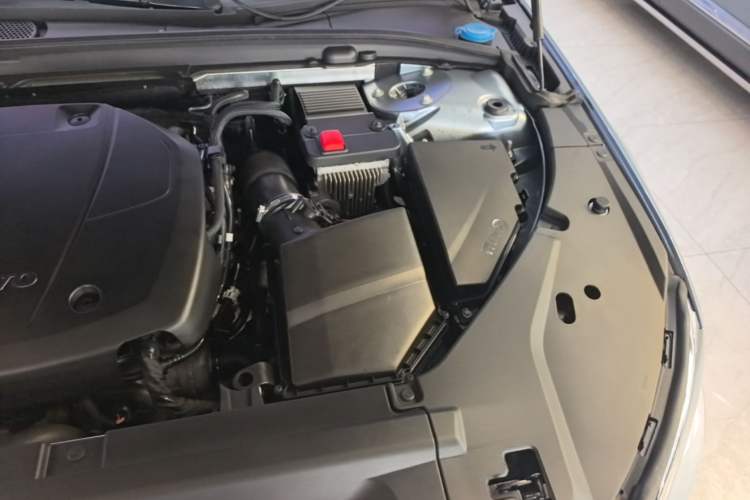 Used Volvo S90 2020 T5 Zhiyi Luxury Edition Engine Bay Left