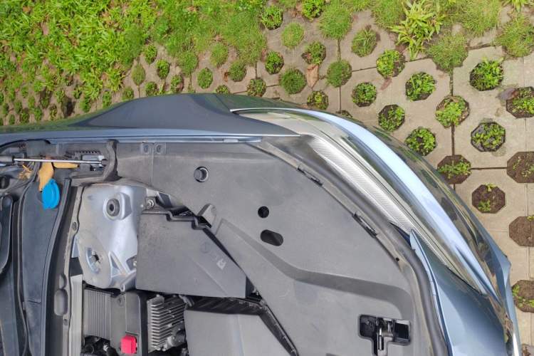 Used Volvo S90 2020 T5 Zhiyi Luxury Edition Engine Bay Left