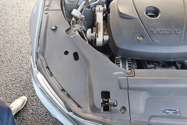 Used Volvo S90 2020 T4 SmartDrive Luxury Edition Engine Bay Right