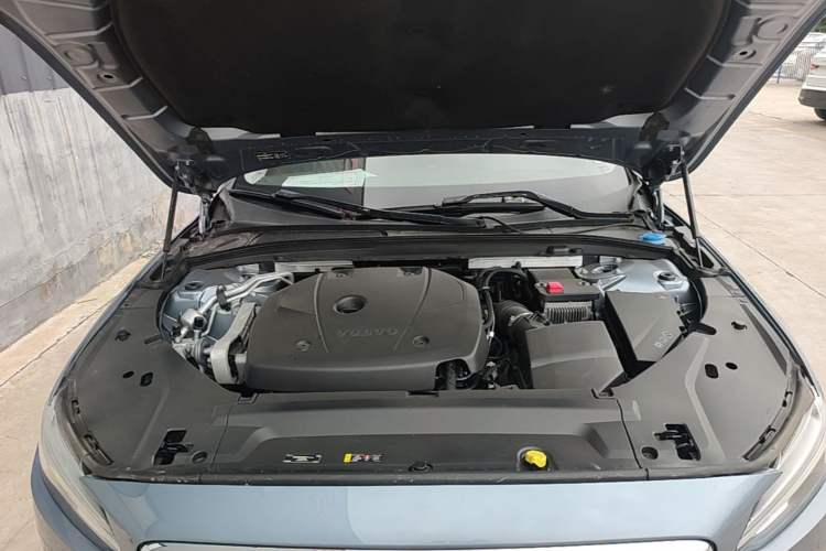 Used Volvo S90 2020 Facelift T5 Smart & Luxurious Edition Engine Bay
