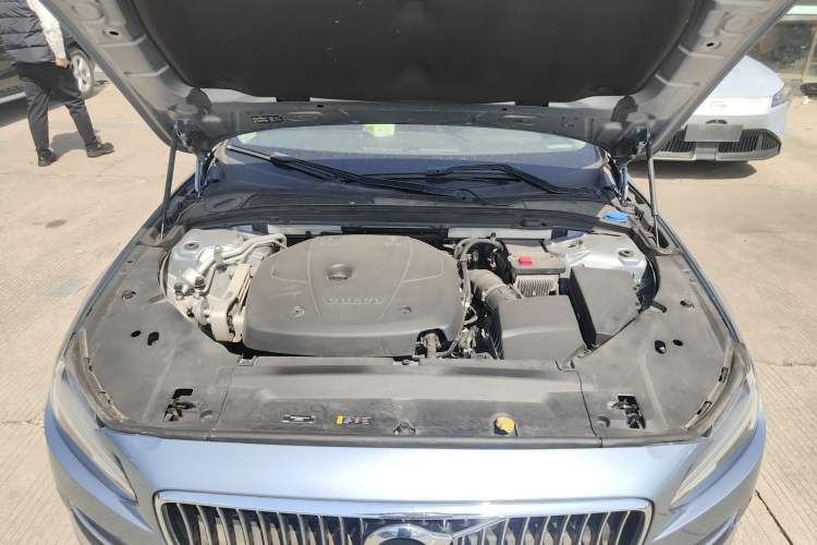 Used Volvo S90 2020 Facelifted T5 Zhiyi Luxury Edition Engine Bay