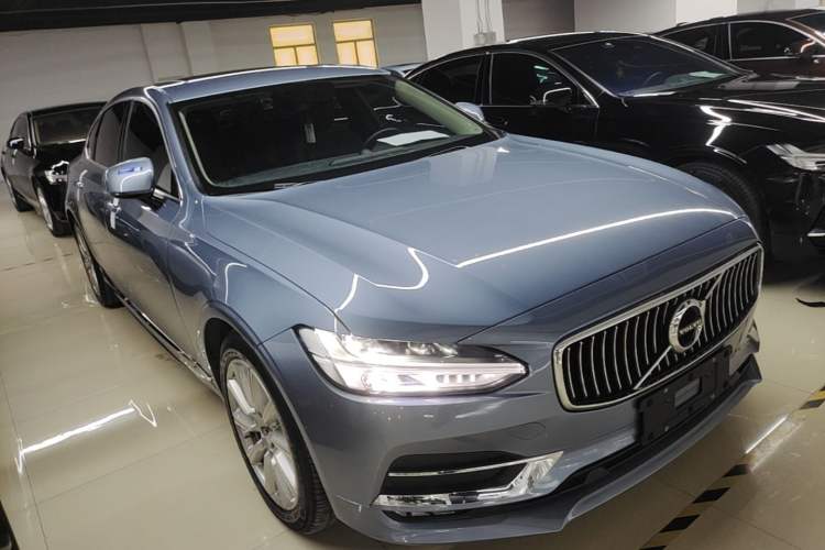 Used Volvo S90 2020 Facelifted T5 Zhiyi Luxury Edition Front Right 45 Deg