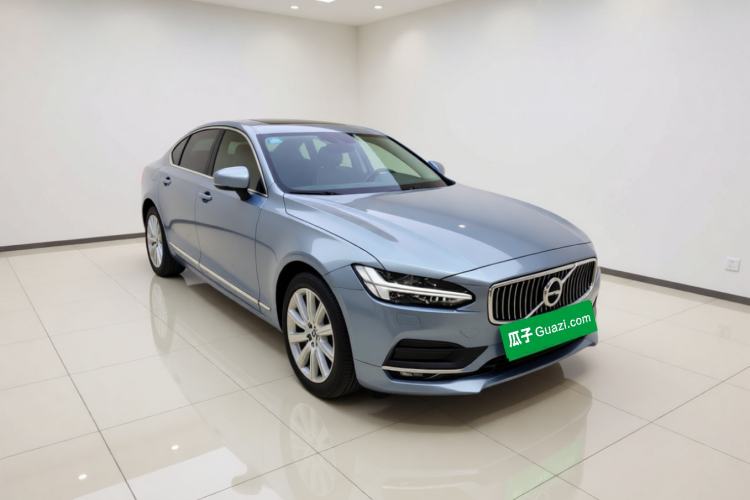 Used Volvo S90 2020 T5 Zhiyuan Luxury Edition Front Right 45 Deg