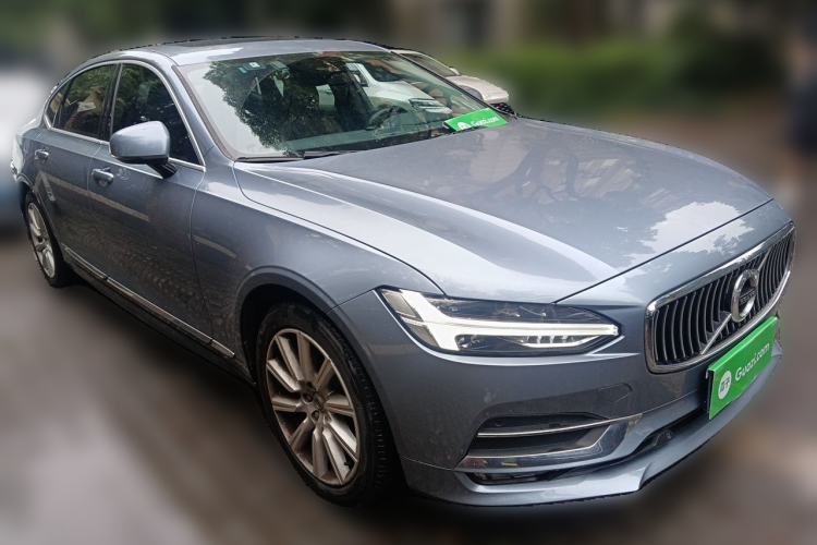 Used Volvo S90 2020 Facelifted T5 Zhiyi Luxury Edition Front Right 45 Deg