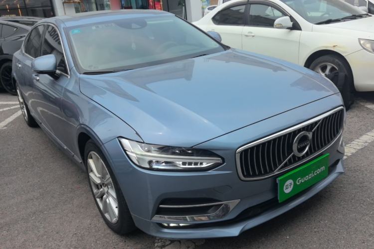 Used Volvo S90 2020 Facelifted T5 Zhiyi Luxury Edition Front Right 45 Deg