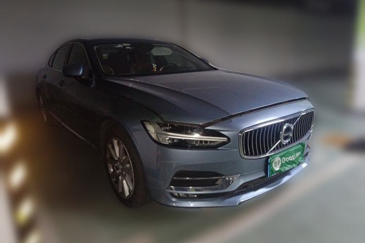 Used Volvo S90 2020 T5 Zhiyi Luxury Edition Front Right 45 Deg