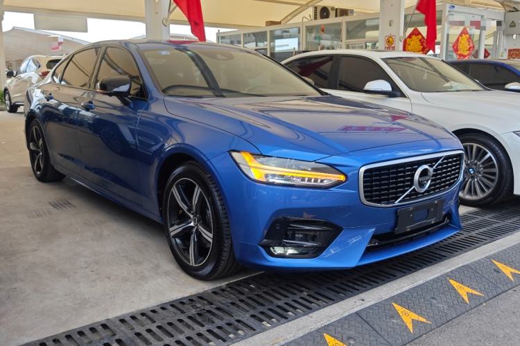 Used Volvo S90 2020 T5 Zhiyuan Sport Edition Front Right 45 Deg