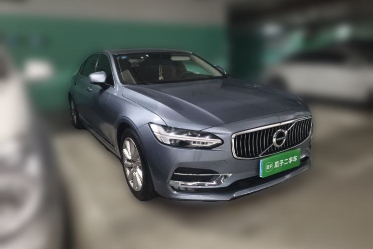 Used Volvo S90 2020 T5 Zhiyi Luxury Edition Front Right 45 Deg