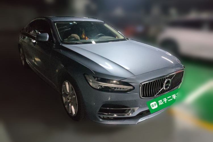 Used Volvo S90 2020 T5 Zhiyi Luxury Edition Front Right 45 Deg