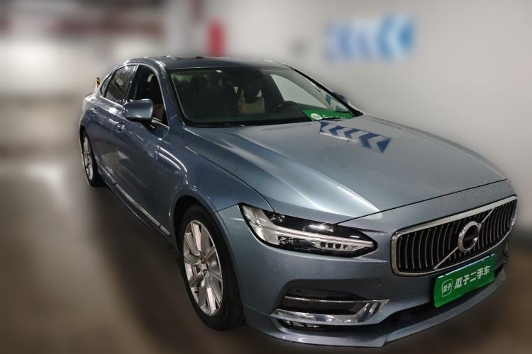 Used Volvo S90 2020 T5 Zhiyi Luxury Edition Front Right 45 Deg