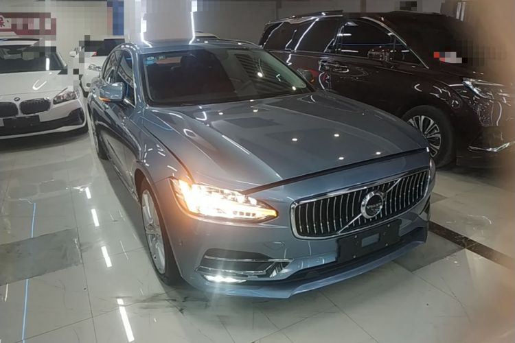 Used Volvo S90 2020 T5 Zhiya Luxury Edition Front Right 45 Deg