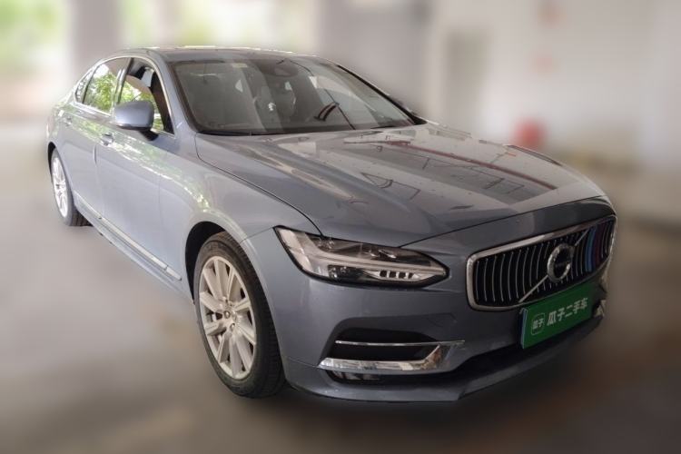 Used Volvo S90 2020 T5 Zhiyi Luxury Edition Front Right 45 Deg