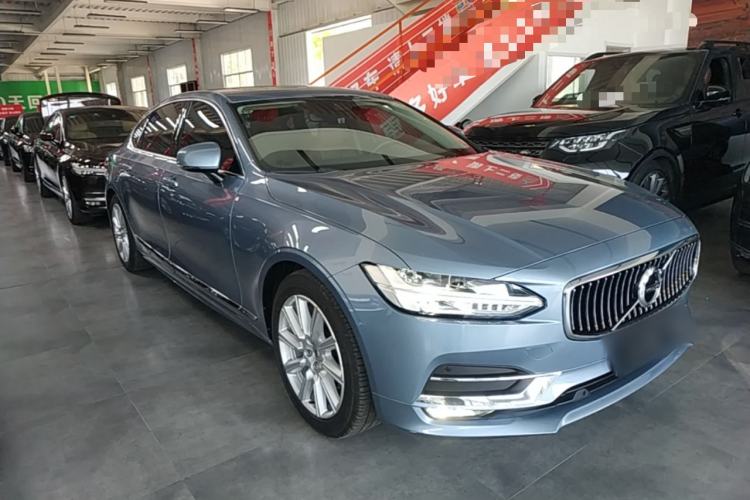 Used Volvo S90 2020 T5 Zhiyi Luxury Edition Front Right 45 Deg
