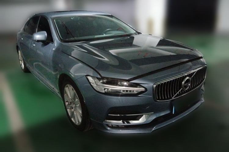 Used Volvo S90 2020 T5 Zhiya Luxury Edition Front Right 45 Deg