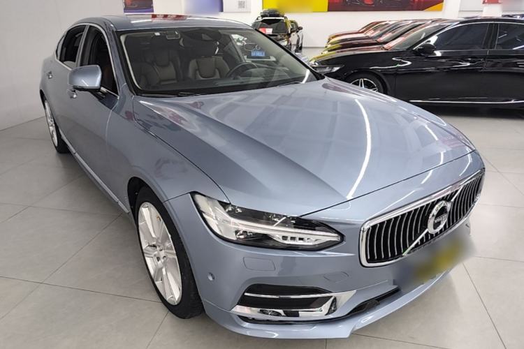 Used Volvo S90 2020 T5 Zhiya Luxury Edition Front Right 45 Deg