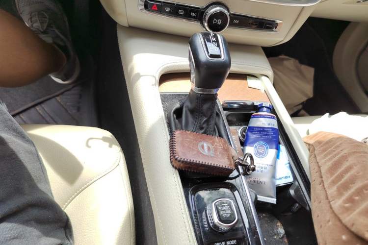 Used Volvo S90 2020 T5 Zhiyi Luxury Edition Gear Lever